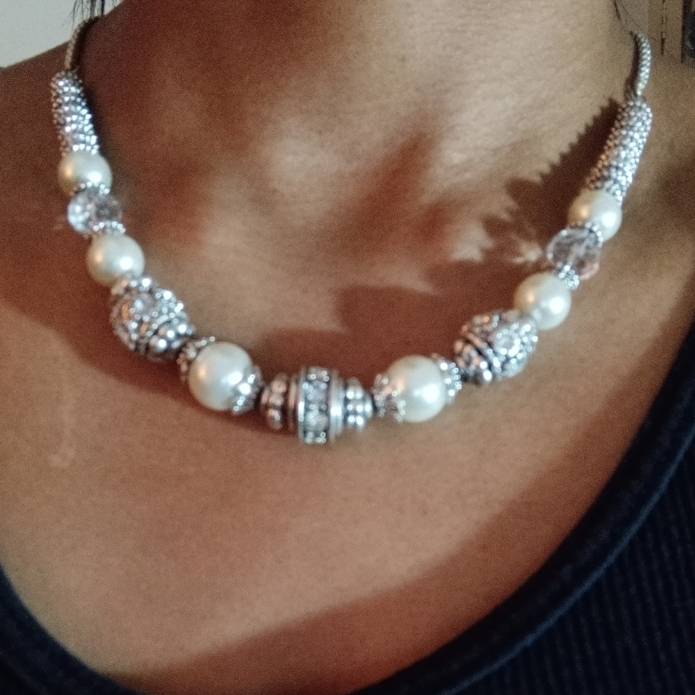 🌺 NWOT- Silver Necklace